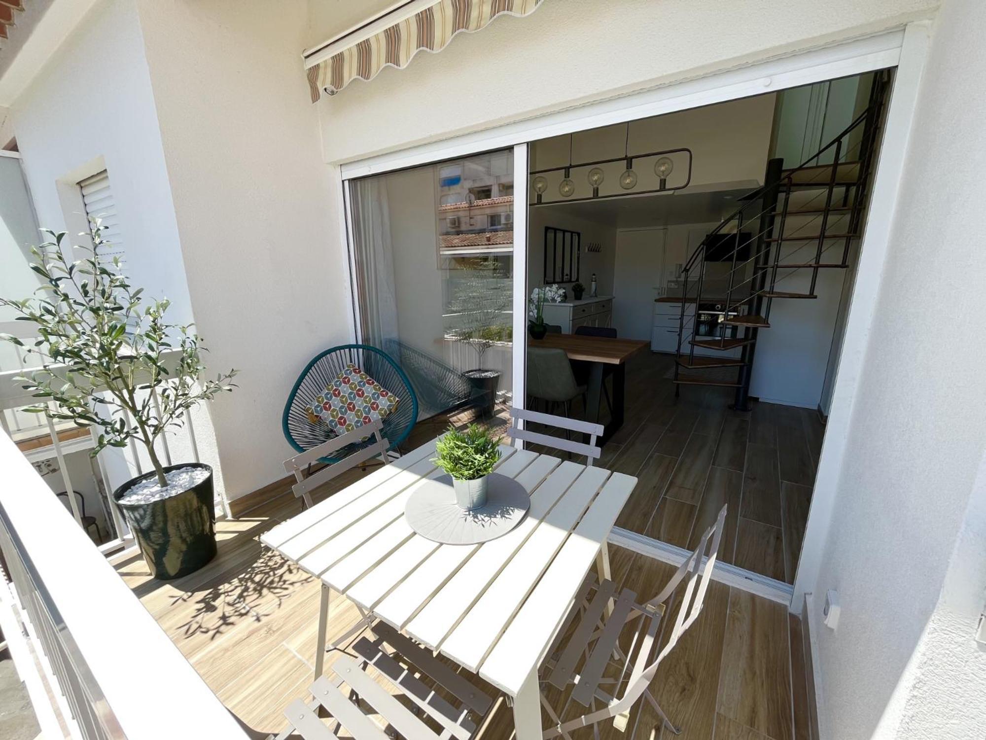 לה-גרו-דו-רואה Duplex Centre Ville - 50M De La Plage - Clim - Garage - Netflix חדר תמונה