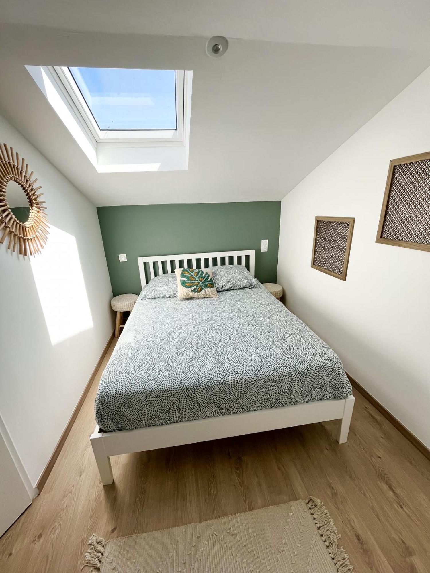 לה-גרו-דו-רואה Duplex Centre Ville - 50M De La Plage - Clim - Garage - Netflix חדר תמונה